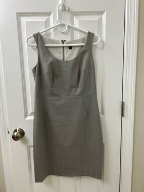 Ann Taylor Sleeveless Sheath Dress in Gray
